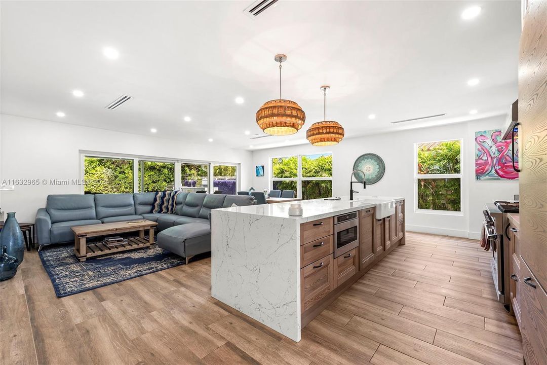 Active With Contract: $1,625,000 (4 beds, 3 baths, 2630 Square Feet)