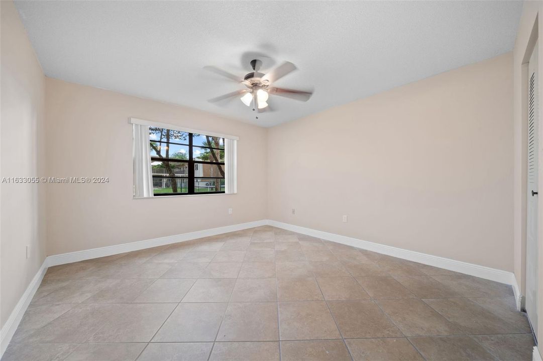 Active With Contract: $1,850 (1 beds, 1 baths, 672 Square Feet)