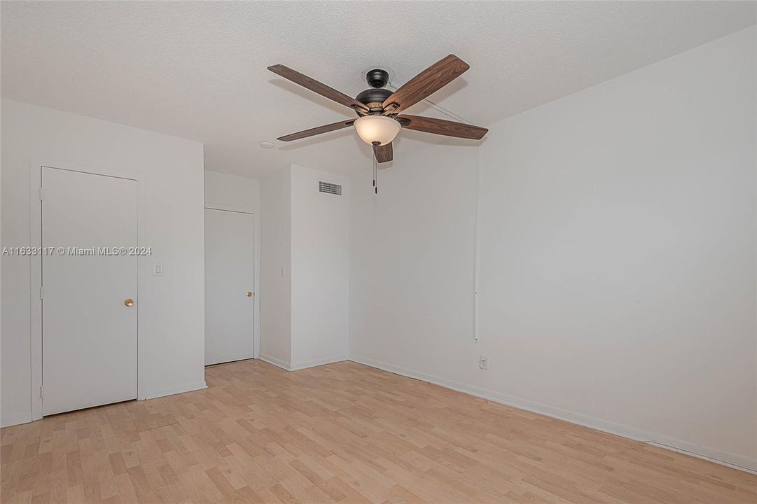 Recently Rented: $1,450 (1 beds, 1 baths, 680 Square Feet)