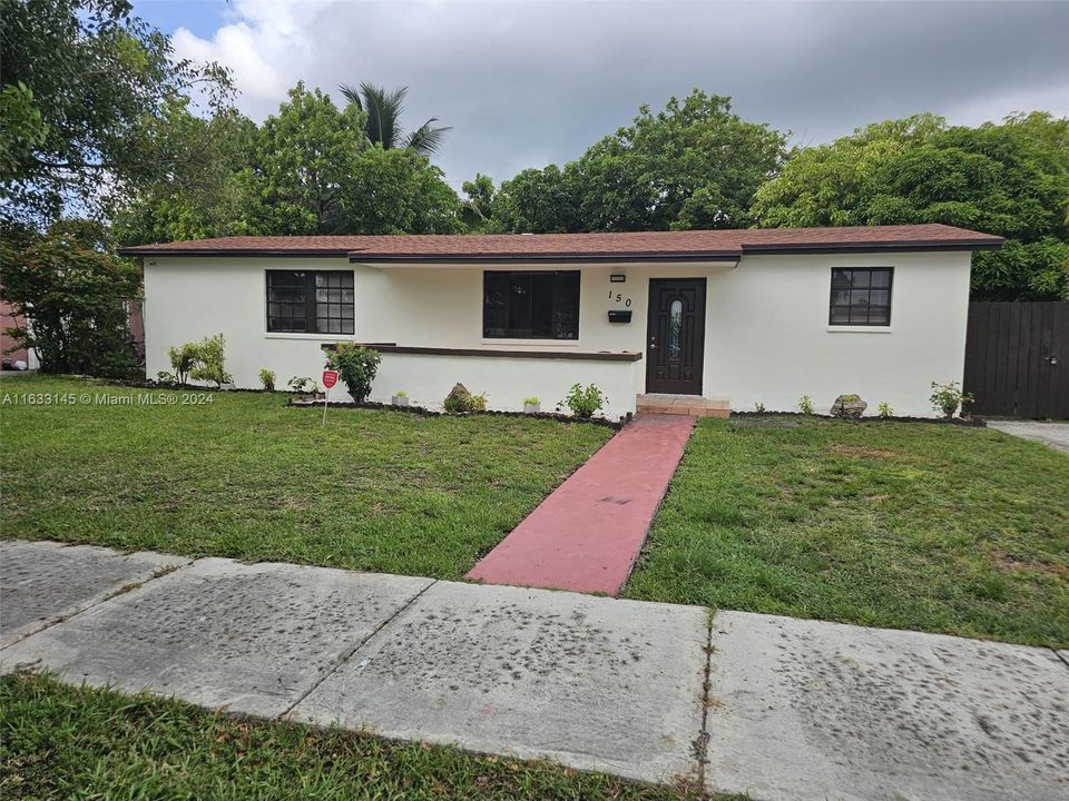 For Sale: $568,500 (4 beds, 2 baths, 1196 Square Feet)