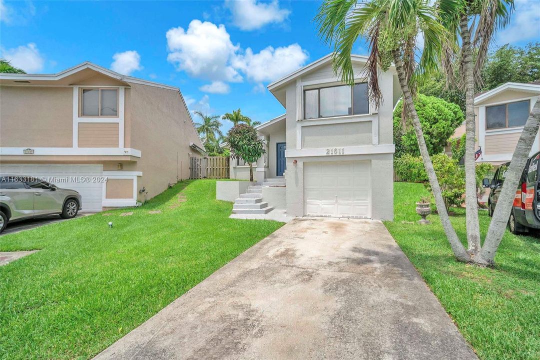 Recently Sold: $469,999 (2 beds, 2 baths, 1136 Square Feet)