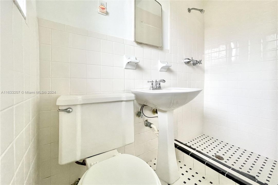 最近租的: $10,500 (4 贝兹, 3 浴室, 2204 平方英尺)