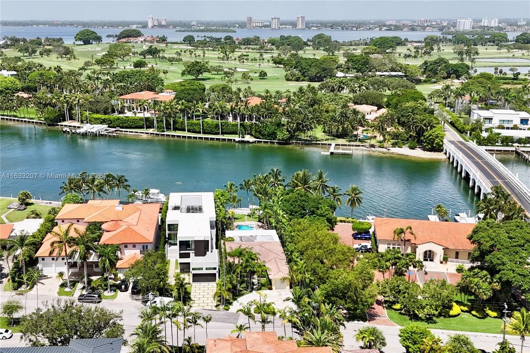 最近租的: $10,500 (4 贝兹, 3 浴室, 2204 平方英尺)