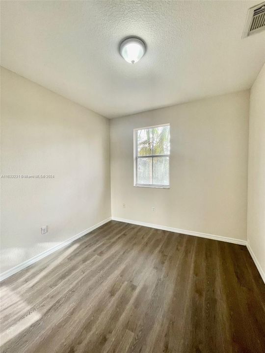 Recently Rented: $2,600 (3 beds, 2 baths, 1540 Square Feet)
