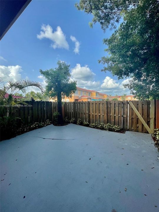 Recently Rented: $2,600 (3 beds, 2 baths, 1540 Square Feet)