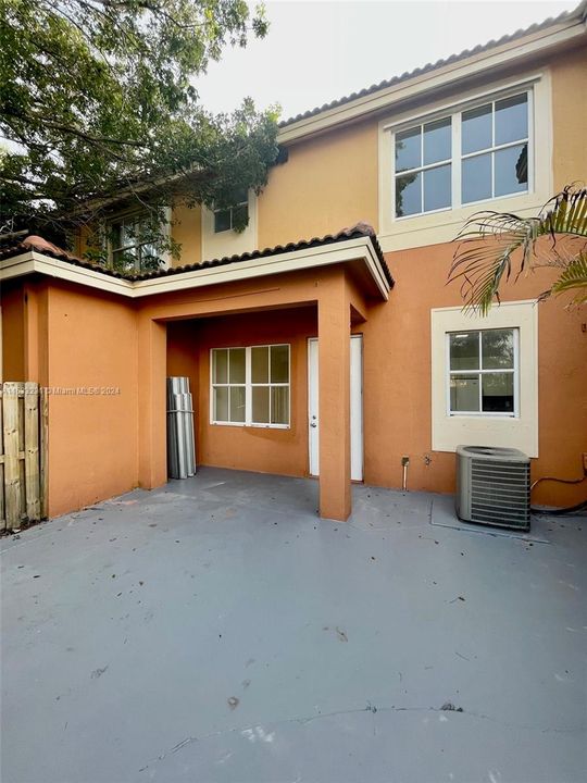 Recently Rented: $2,600 (3 beds, 2 baths, 1540 Square Feet)