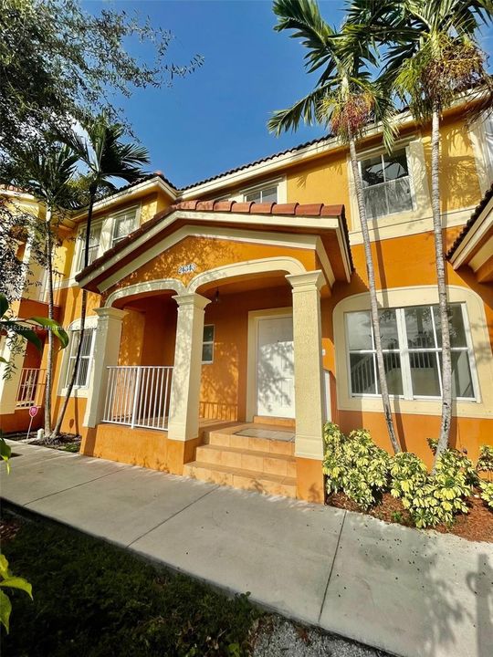 Recently Rented: $2,600 (3 beds, 2 baths, 1540 Square Feet)