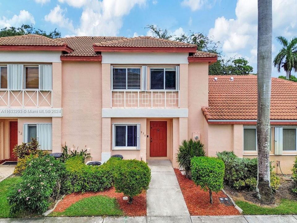 Recently Sold: $445,000 (3 beds, 2 baths, 1361 Square Feet)