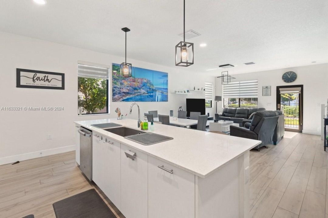 Active With Contract: $890,000 (4 beds, 2 baths, 2163 Square Feet)