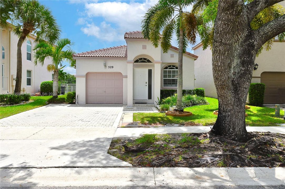 Active With Contract: $605,000 (3 beds, 2 baths, 1570 Square Feet)