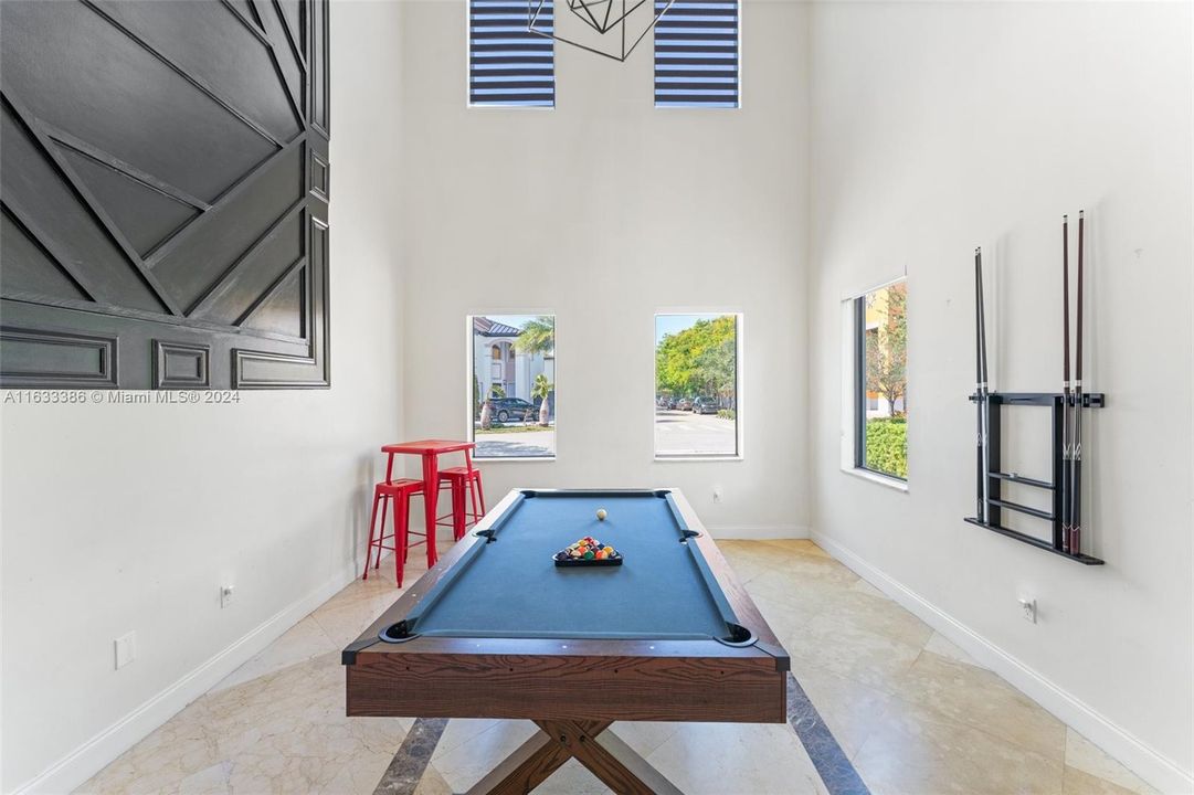 For Sale: $1,200,000 (4 beds, 3 baths, 2878 Square Feet)