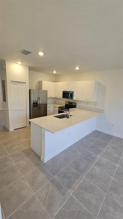 Active With Contract: $3,400 (3 beds, 2 baths, 0 Square Feet)