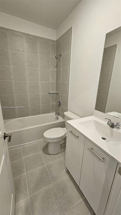 Active With Contract: $3,400 (3 beds, 2 baths, 0 Square Feet)