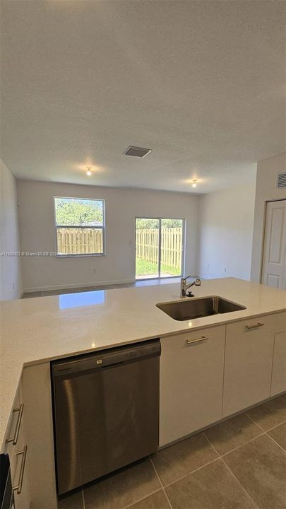 Active With Contract: $3,400 (3 beds, 2 baths, 0 Square Feet)