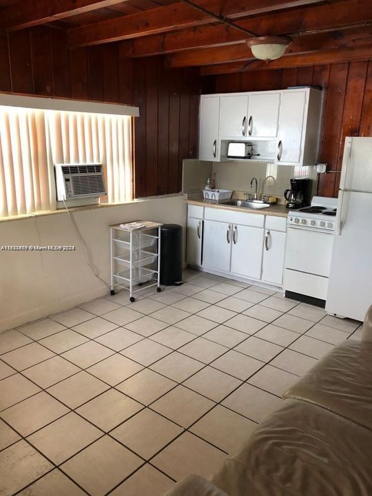 Active With Contract: $1,350 (1 beds, 1 baths, 0 Square Feet)