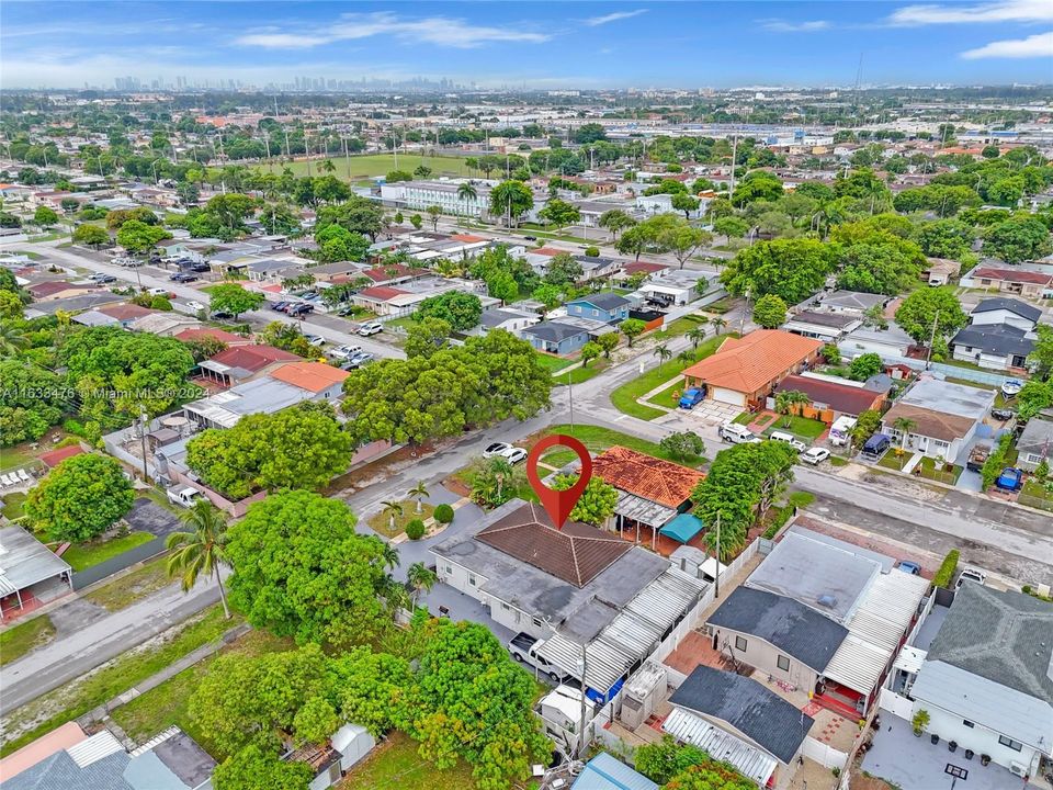 For Sale: $750,000 (5 beds, 2 baths, 2276 Square Feet)