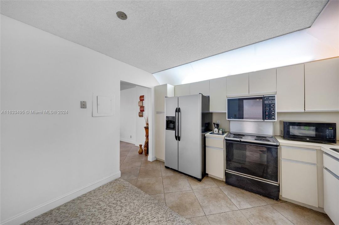 For Sale: $514,990 (1 beds, 2 baths, 1200 Square Feet)