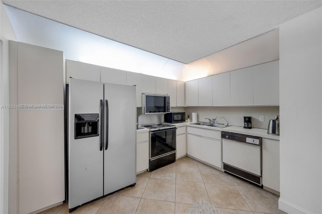 For Sale: $514,990 (1 beds, 2 baths, 1200 Square Feet)