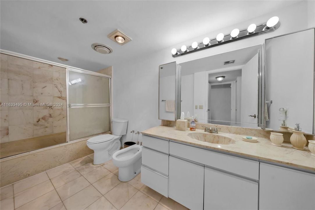 For Sale: $514,990 (1 beds, 2 baths, 1200 Square Feet)