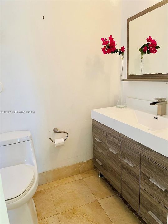 Active With Contract: $4,350 (2 beds, 2 baths, 1200 Square Feet)