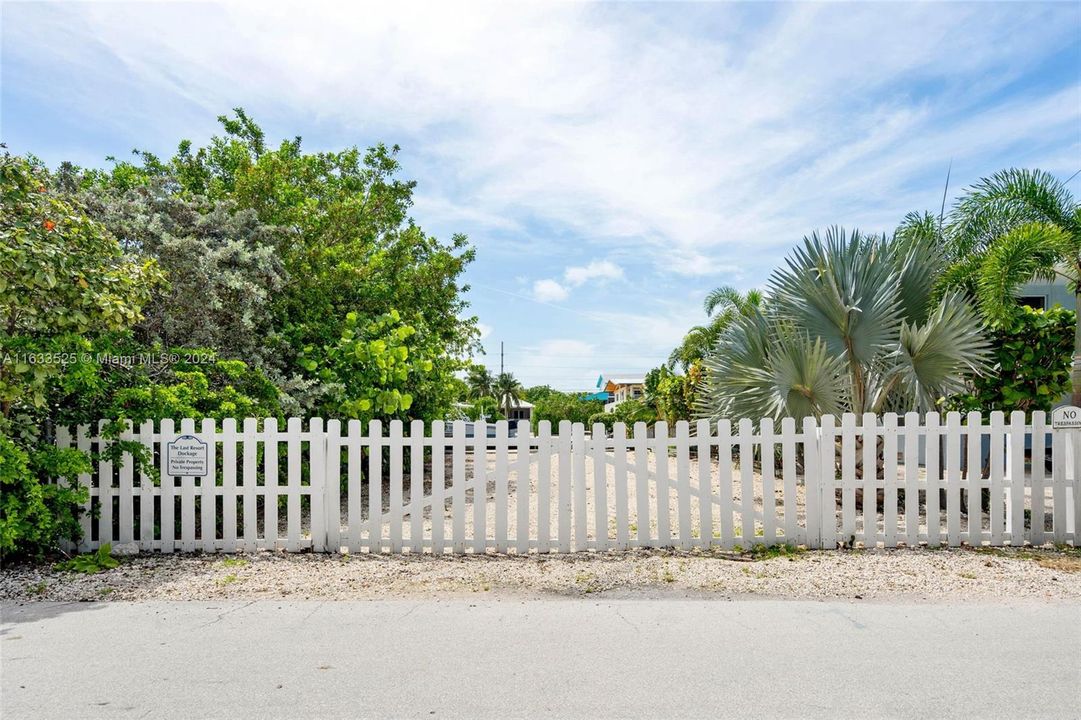 For Sale: $7,650,000 (4 beds, 5 baths, 3860 Square Feet)