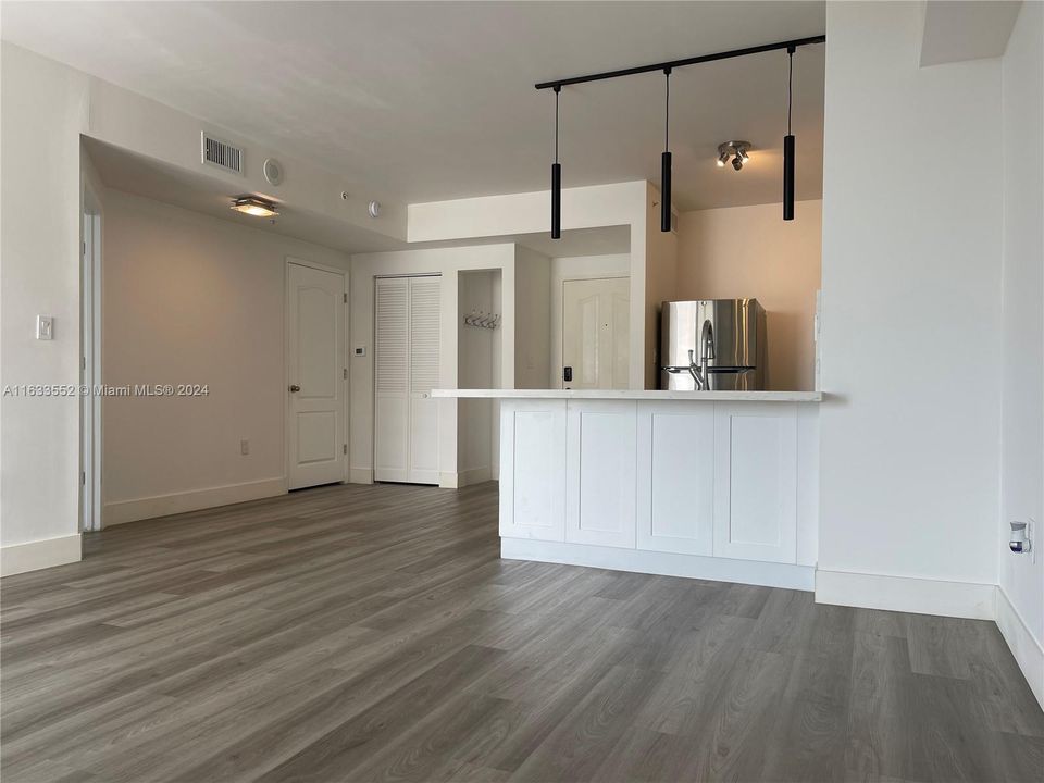 Recently Rented: $2,250 (1 beds, 1 baths, 685 Square Feet)