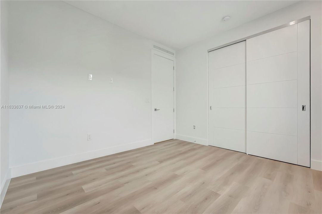 Activo con contrato: $1,249,000 (4 camas, 3 baños, 1766 Pies cuadrados)