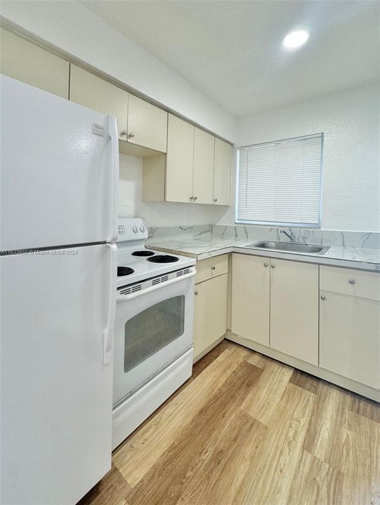 Recently Rented: $1,750 (1 beds, 1 baths, 650 Square Feet)