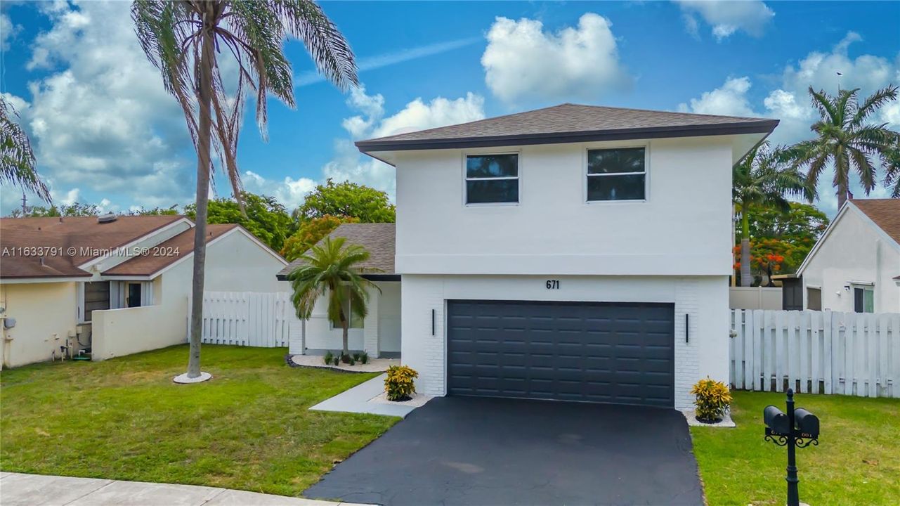 Active With Contract: $699,900 (4 beds, 2 baths, 1821 Square Feet)