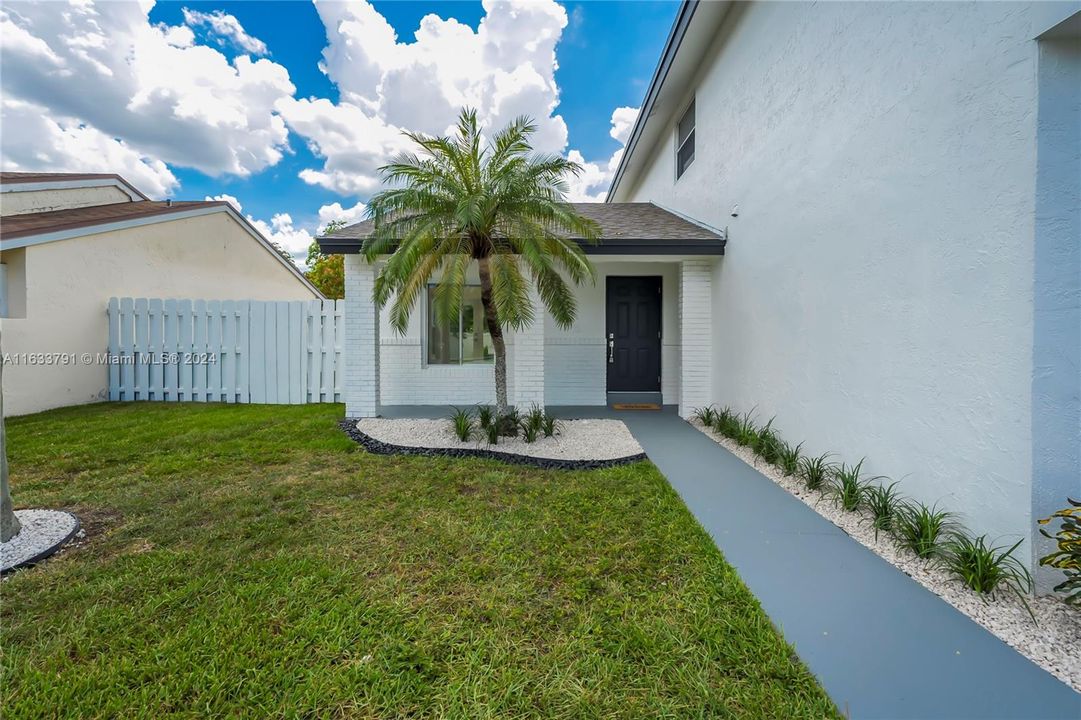 Active With Contract: $699,900 (4 beds, 2 baths, 1821 Square Feet)