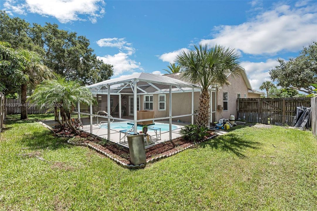 For Sale: $369,900 (3 beds, 2 baths, 1384 Square Feet)