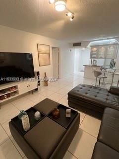 Active With Contract: $110,000 (1 beds, 1 baths, 660 Square Feet)