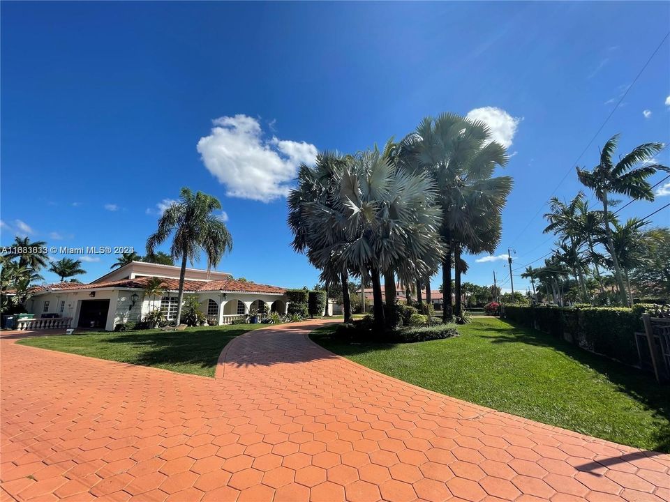 Circular Driveway with electric gates