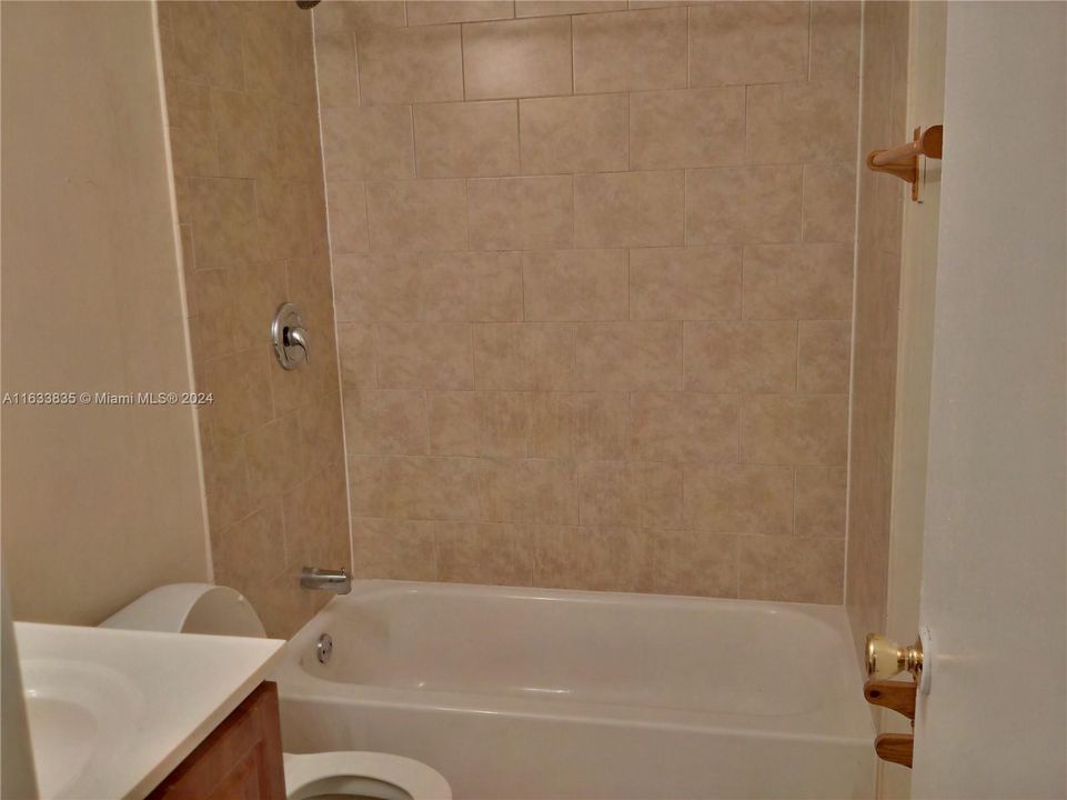 For Rent: $1,735 (2 beds, 1 baths, 740 Square Feet)