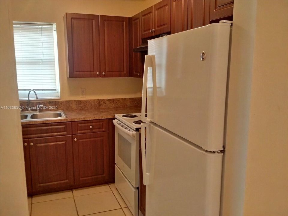 For Rent: $1,735 (2 beds, 1 baths, 740 Square Feet)