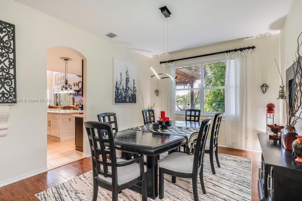 Active With Contract: $950,000 (5 beds, 4 baths, 3638 Square Feet)