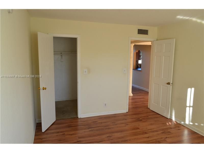 Recently Rented: $1,695 (1 beds, 1 baths, 670 Square Feet)