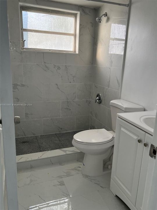 Recently Rented: $1,695 (1 beds, 1 baths, 670 Square Feet)