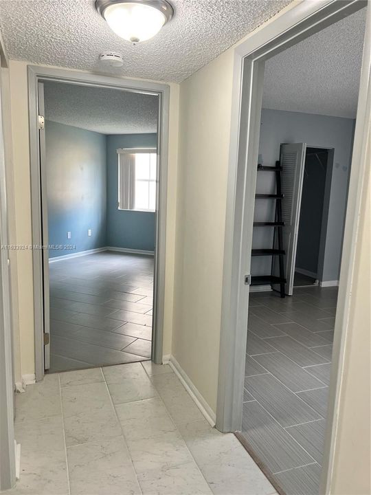 最近租的: $2,300 (2 贝兹, 2 浴室, 982 平方英尺)