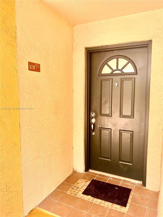 最近租的: $2,300 (2 贝兹, 2 浴室, 982 平方英尺)