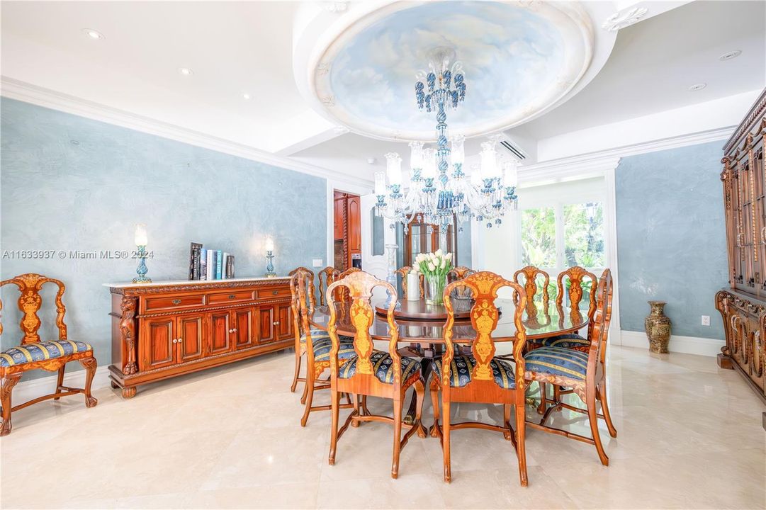 For Sale: $8,499,000 (6 beds, 6 baths, 8804 Square Feet)