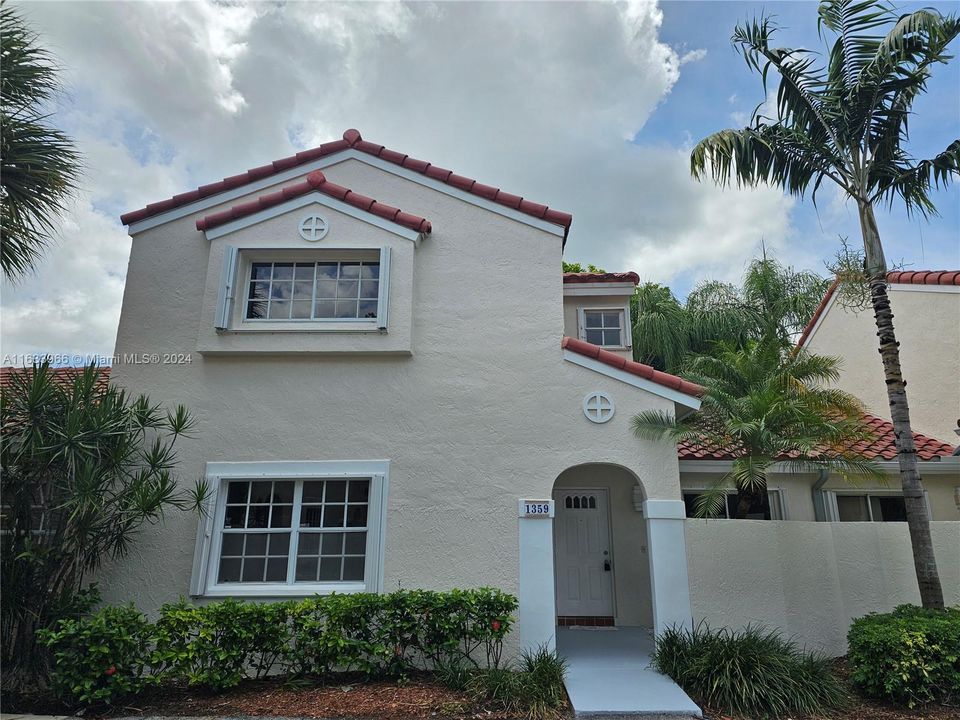 Active With Contract: $2,950 (2 beds, 2 baths, 1410 Square Feet)