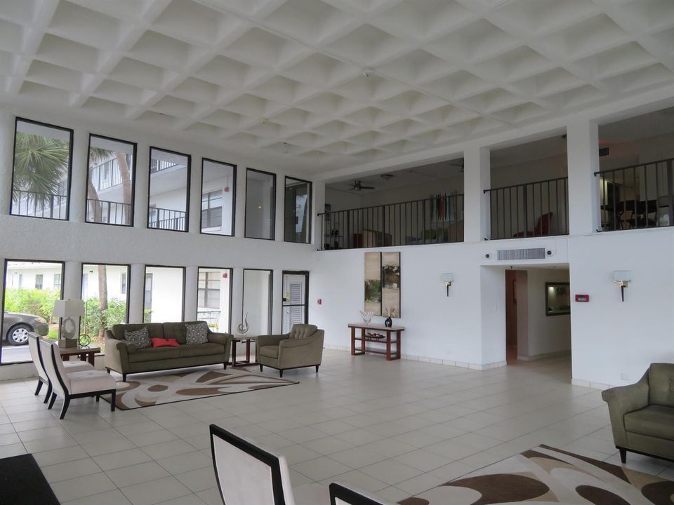 12_9233_Bldg._Lobby