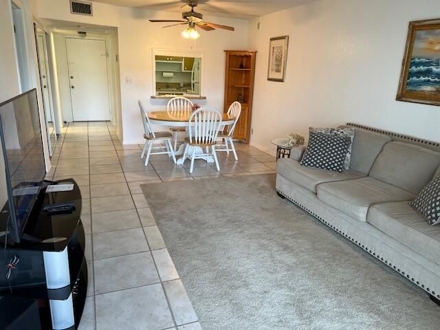 50_9233-119_Dining-Living_Rm.