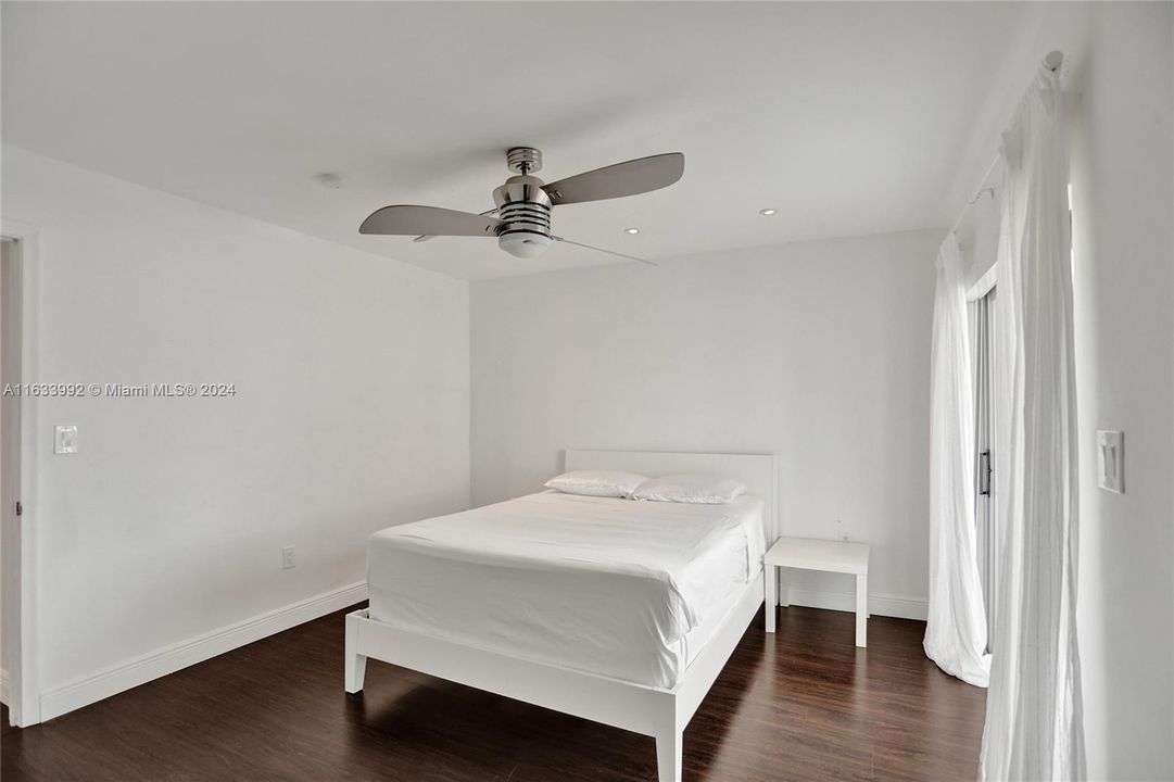 Active With Contract: $475,000 (2 beds, 1 baths, 1020 Square Feet)