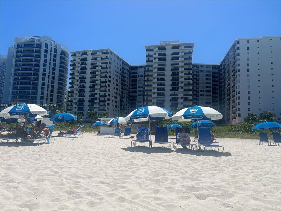 Active With Contract: $3,500 (2 beds, 2 baths, 1206 Square Feet)