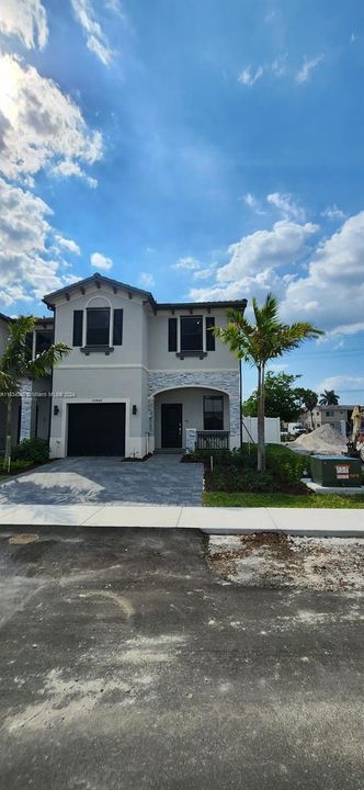 For Sale: $620,000 (4 beds, 2 baths, 1773 Square Feet)