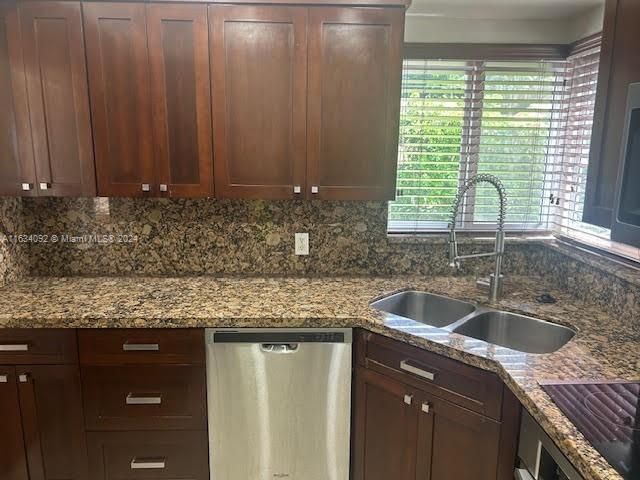 Recently Rented: $3,950 (2 beds, 1 baths, 1285 Square Feet)