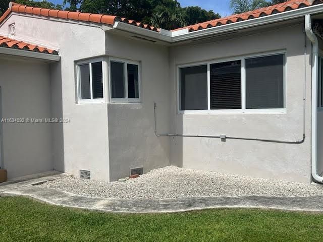 Recently Rented: $3,950 (2 beds, 1 baths, 1285 Square Feet)