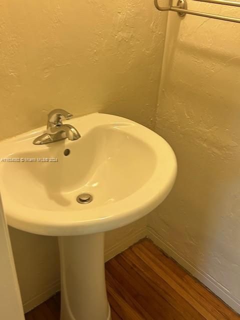 Recently Rented: $3,950 (2 beds, 1 baths, 1285 Square Feet)